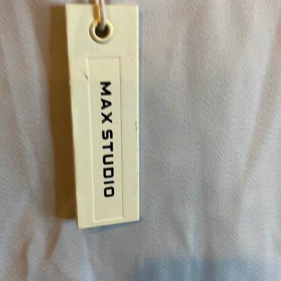 NWT Max Studio blouse pleated/smocked waist, ruffle sleeve trim, tie waist XL - Picture 5 of 7